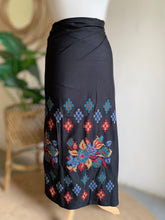 Load image into Gallery viewer, Runway Handloom Mekhala

