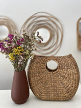 Load image into Gallery viewer, Water Hyacinth Circular Bag Success
