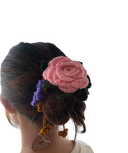 Load image into Gallery viewer, FLOWER HAIR BUN
