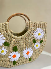 Load image into Gallery viewer, KAUNA EMBROIDERY HAND BAG

