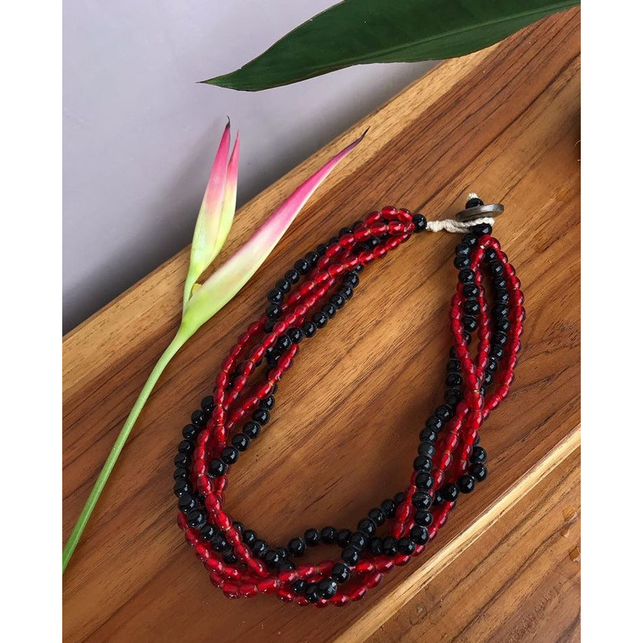 GLASS BEADS NECKLACE