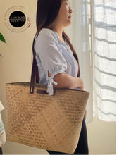 Load image into Gallery viewer, Shitalpati Shoulder Bag with Leather Straps
