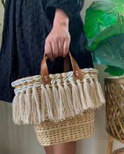 Load image into Gallery viewer, Kouna Handbag with Cowrie shells
